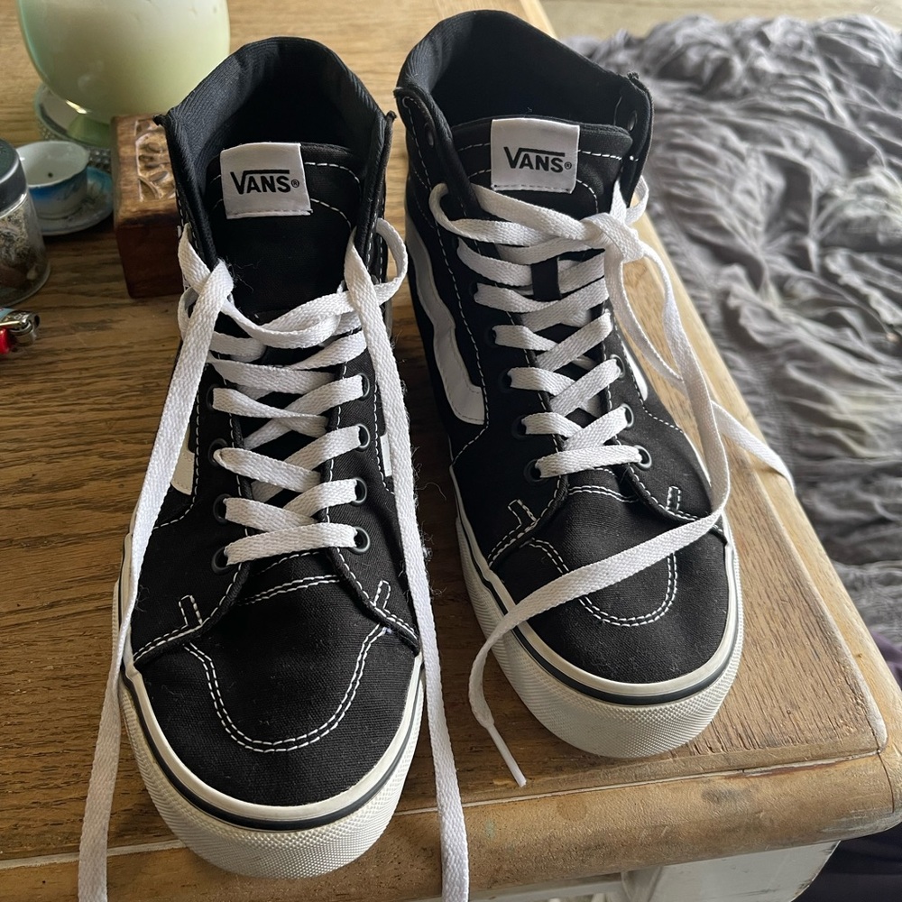 Vans Sk8-Hi women’s 9.5
